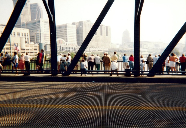 Crowd on Carter Road Bridge.jpg
